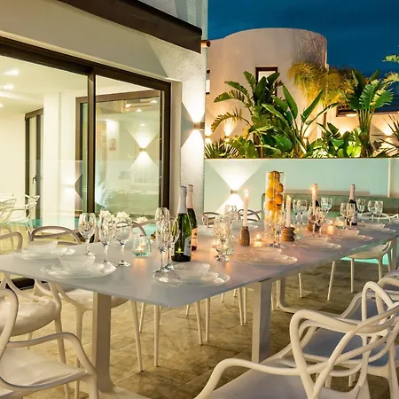 Villa Numero 16 *